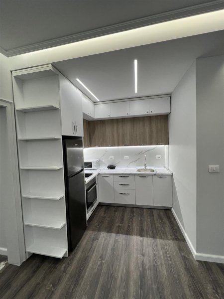 Apartament 2+1 Me Qera Tek Fusha E Aviacionit (ID B220705) Tirane