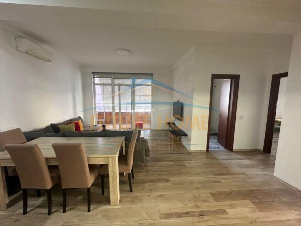 Shitet , Apartament 2+1+2 , Fresk  , Tirane