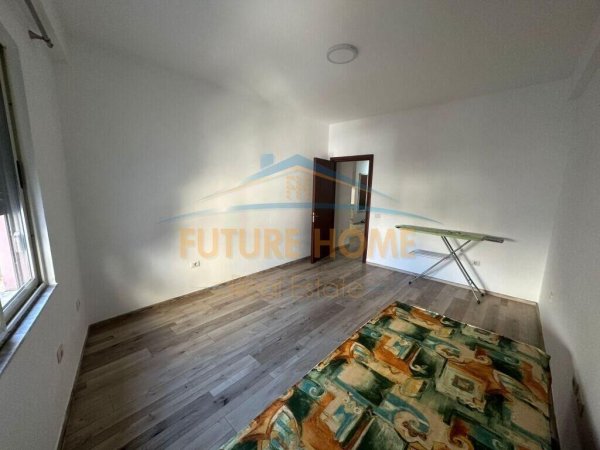 Shitet , Apartament 2+1+2 , Fresk  , Tirane