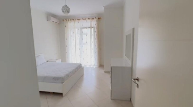 Apartament 2+1+Post Parkimi Me Qera Tek Kopshti Botanik (ID B220706) Tirane