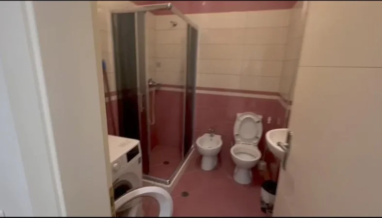 Apartament 2+1+Post Parkimi Me Qera Tek Kopshti Botanik (ID B220706) Tirane