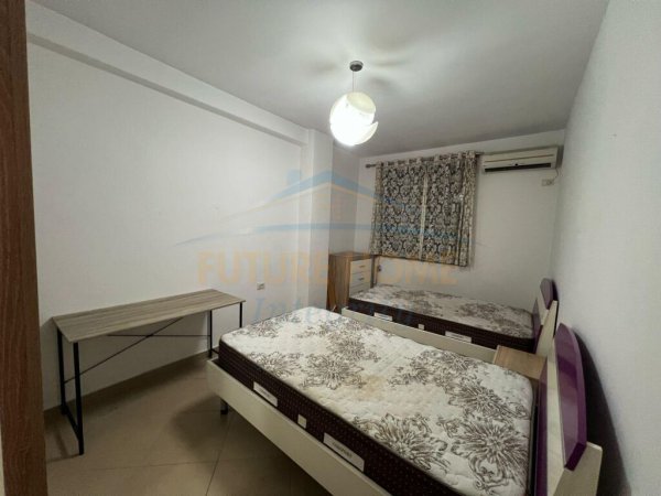 Qera, Apartament 2+1+2, Stacioni i Trenit, Tiranë. 550 EURO