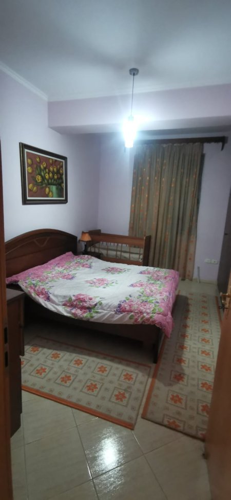 Apartament me Qera 2+1