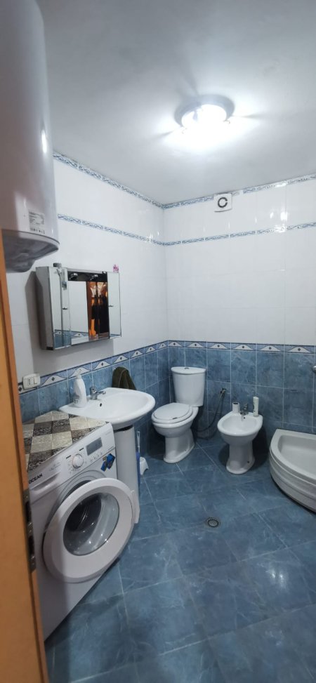 Apartament me Qera 2+1