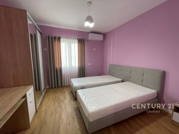 Tirane, jap me qera apartament 2+1+2+POST PARKIMI+BLK 130 m² 850 Euro (Kopshti Botanik Zoologjik)