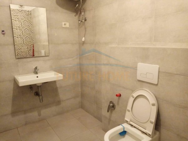 Qera, Apartament 2+1+Post Parkimi, Unaza e Re, Tiranë.UNA37900