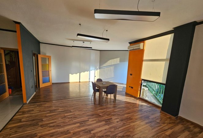 Qera, Ambient Dublex, Qendër, Tiranë - 1300€ | 141 m²