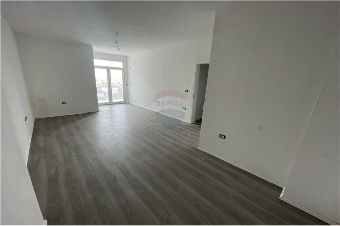 Apartament - Në Shitje - Shkodër, Rus