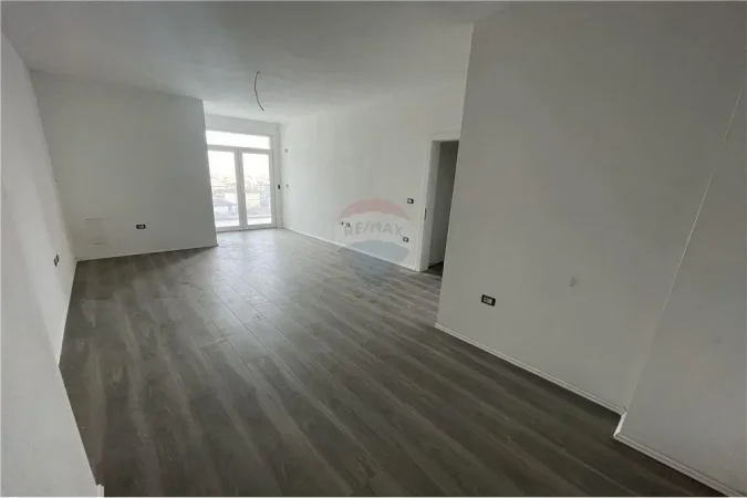 Apartament - Në Shitje - Shkodër, Rus
