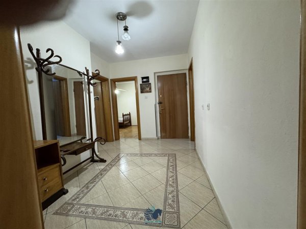 Jepet Me Qera Apartament 3+1 Tek Rruga Bardhyl [ID PE031]