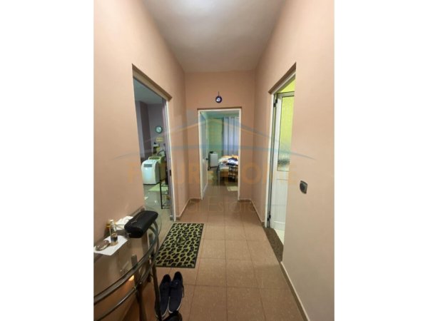 Shitet, Apartament 1+1, Shallvaret, Tiranë UNA37914