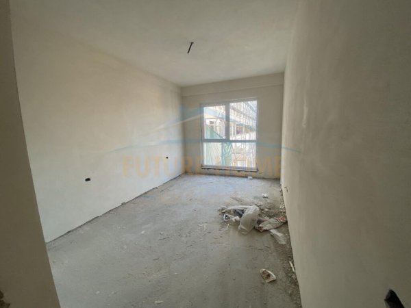 Shitet, Apartament 2+1+2, Laprakë, Tiranë.UNA37887