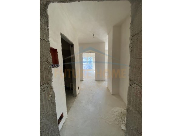 Shitet, Apartament 2+1+2, Laprakë, Tiranë.UNA37887