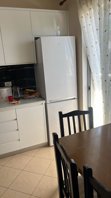 Qera- Apartament 2+1+2 POSTE PARKIMI 350 EURO KAMEZ