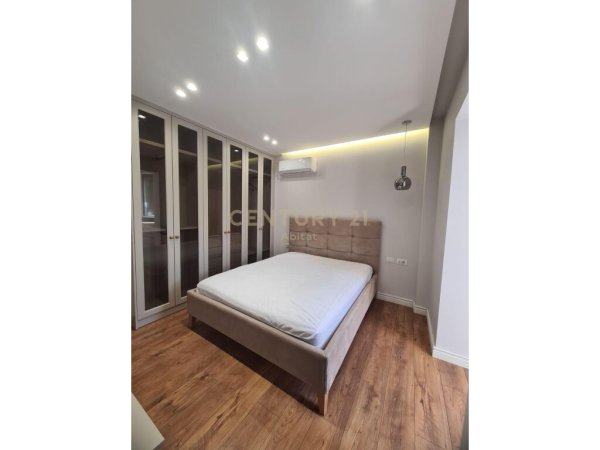 KOPSHTI ZOOLOGJIK, JEPET ME QIRA APARTAMENT 3+1+2!! 700 euro