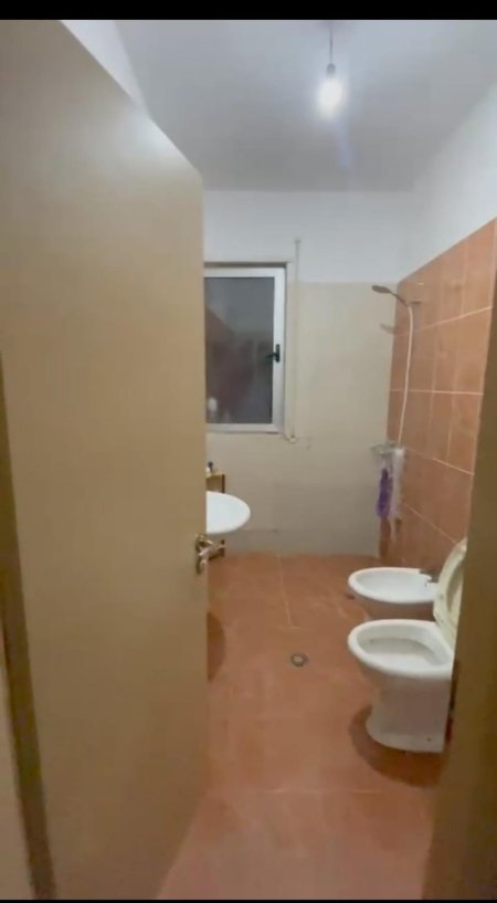 Shitet Apartament 2+1 Ne Kamez (ID B120423) Tirane