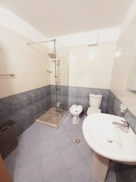 Qera, Apartament 2+1 , Rruga e Kavajes, Tirane