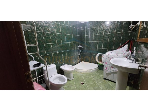 Shitet, Apartament 2+1, Fresku, Tirane.