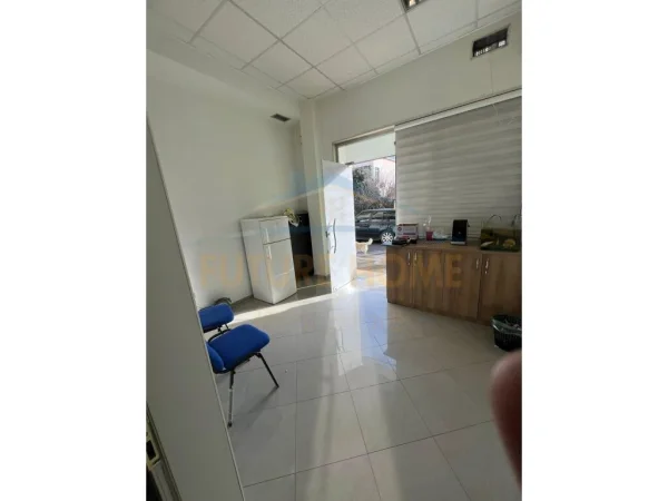 Qera, Ambjent Biznesi, 21 Dhjetori, Tiranë