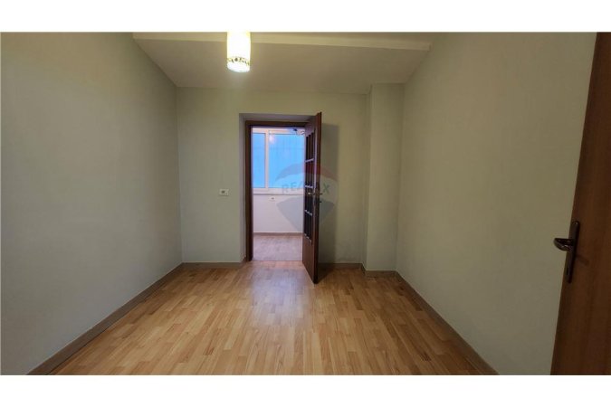 Apartament 2+1+2 me qira tek Pazari i Ri