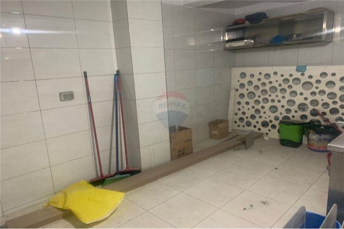 Jepet ambient biznesi me qera te Pallati me Shigjeta, 650 Euro