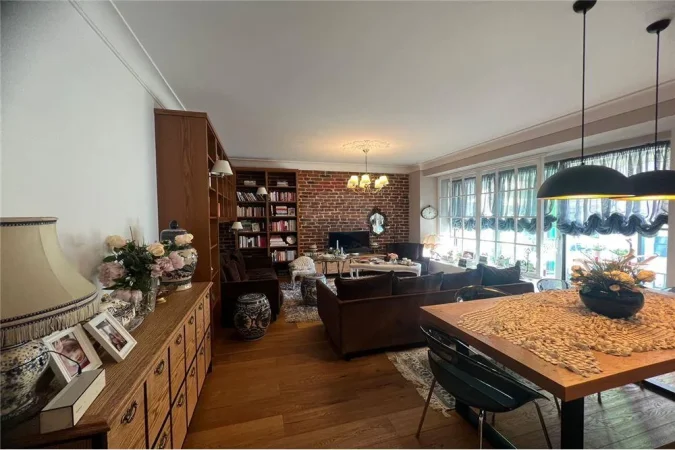 Jepet me qira super apartament 2+1+ post parkimi tek Ambasador 3.