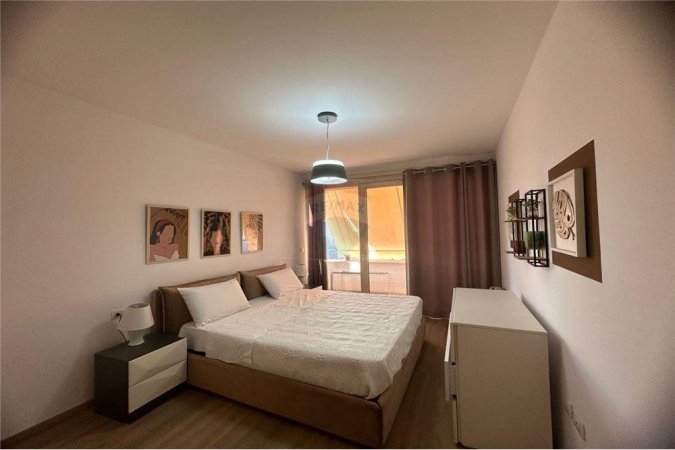 Super apartament 3+1 me 2 tualete dhe nje garderobe per qira te Drejtoria e Policise.