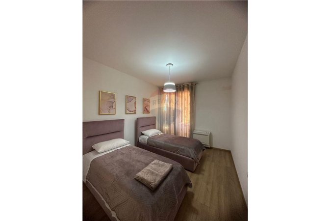 Super apartament 3+1 me 2 tualete dhe nje garderobe per qira te Drejtoria e Policise.