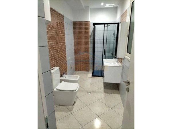 Shitet, Apartament 2+1+2,Xhamia,VLORE RV37859