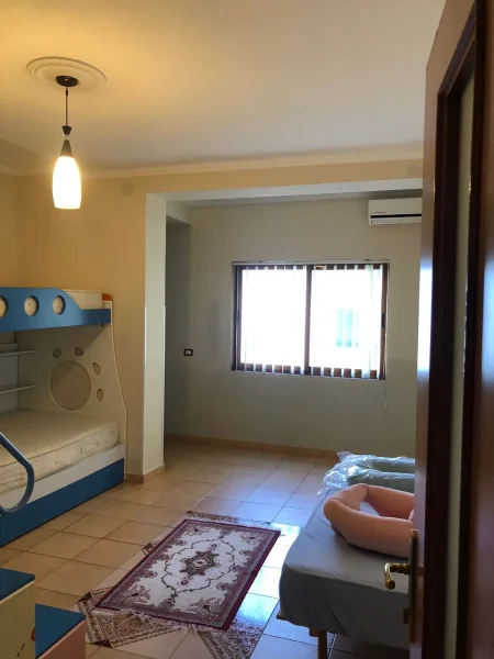 Jepet Shtepi  me qera, per  Banim ne Pallat i Ri 2+1