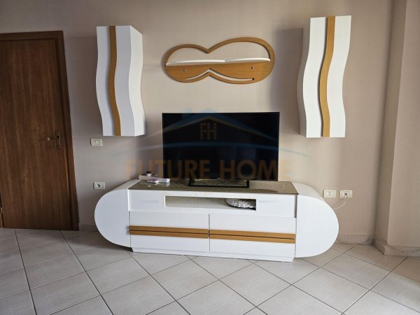 Qera , Apartament 1+1 , Fresk , Tirane