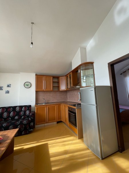 Apartament 1+1 me qera prane 21 Dhjetorit 370 euro