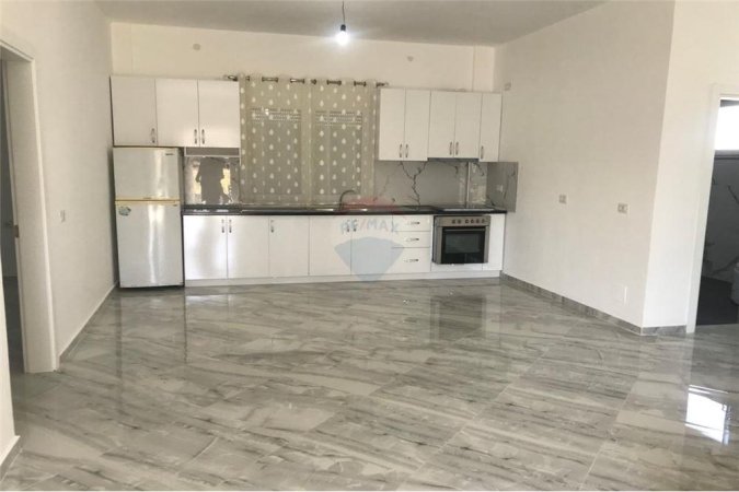 JEPET ME QIRA APARTAMENT 2+1 ne Kinostudio