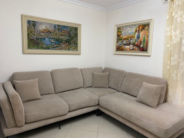 Apartament 3+1 Me Qera Tek Pazari I Ri (ID B23134) Tirane