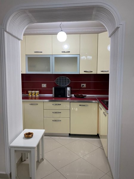 Apartament 3+1 Me Qera Tek Pazari I Ri (ID B23134) Tirane