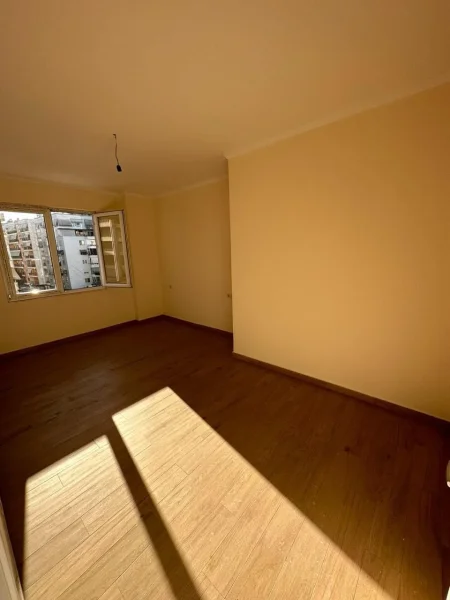 Apartament ne shitje!