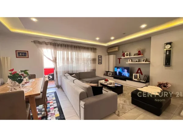 SHITET APARTAMENT 2+1+2 TE KOMUNA E PARISIT