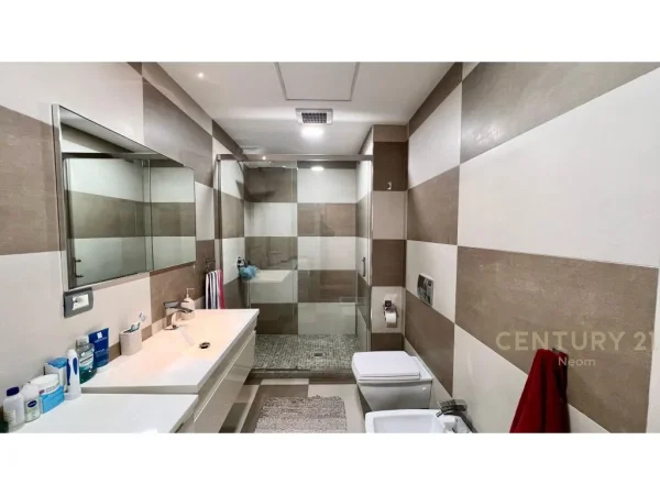 SHITET APARTAMENT 2+1+2 TE KOMUNA E PARISIT