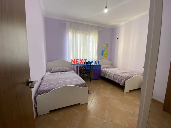 JEPET ME QERA AFATGJATE APARTAMENT 2+1 NE BULEVARDIN VLORE-SKELE