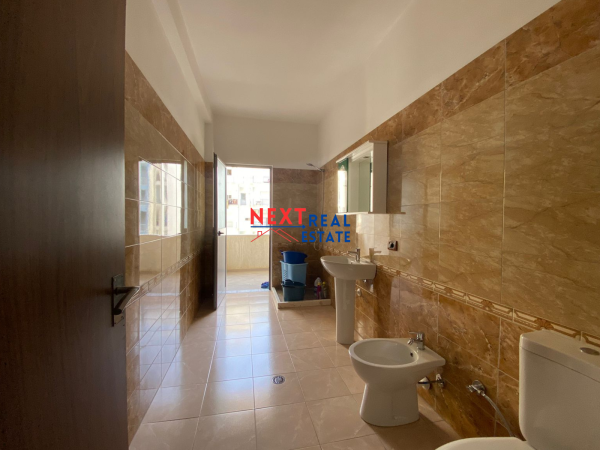 JEPET ME QERA AFATGJATE APARTAMENT 2+1 NE BULEVARDIN VLORE-SKELE