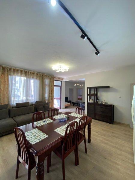 SHITET APARTAMENT 3+1+2 TEK PAZARI I RI