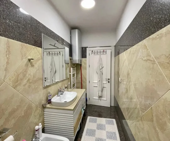 Apartament ne shitje!