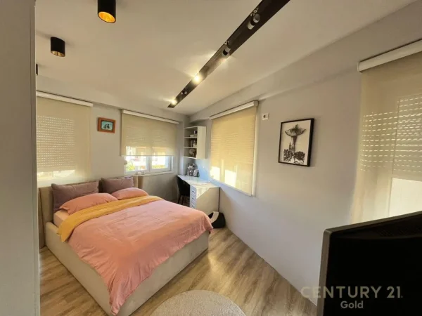 APARTAMENT 3+1+2+ POST PARKIMI ME QIRA TEK KOMPLEKSI MAGNET!