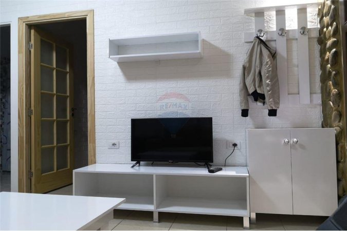 JEPET ME QIRA APARTAMENT 1+1 Prane Kopshtit Botanik