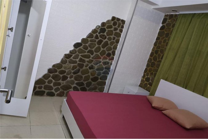 JEPET ME QIRA APARTAMENT 1+1 Prane Kopshtit Botanik