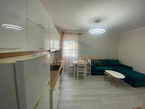 Qera, Apartament 2+1, Yzberisht, Tiranë
400 €