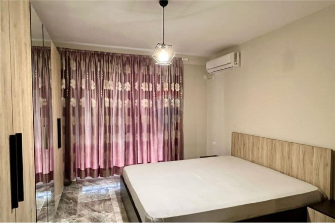 Apartament 1+1 me qera, Komuna e Parisit