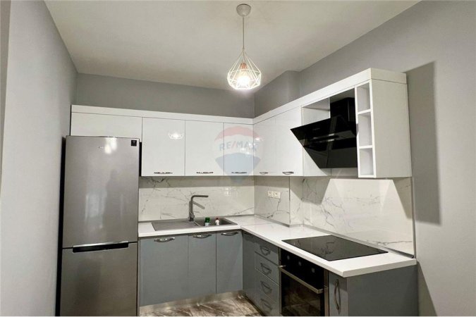 Apartament 1+1 me qera, Komuna e Parisit