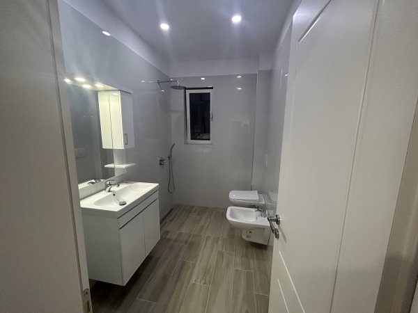 Tirane , Apartament #perShitje 2+1  (Mbrapa Gjykates se Rrethit Gjyqesor)