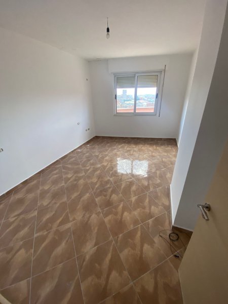 APARTAMENT 2+1 + GARAZH NE SHITJE TE SELVIA